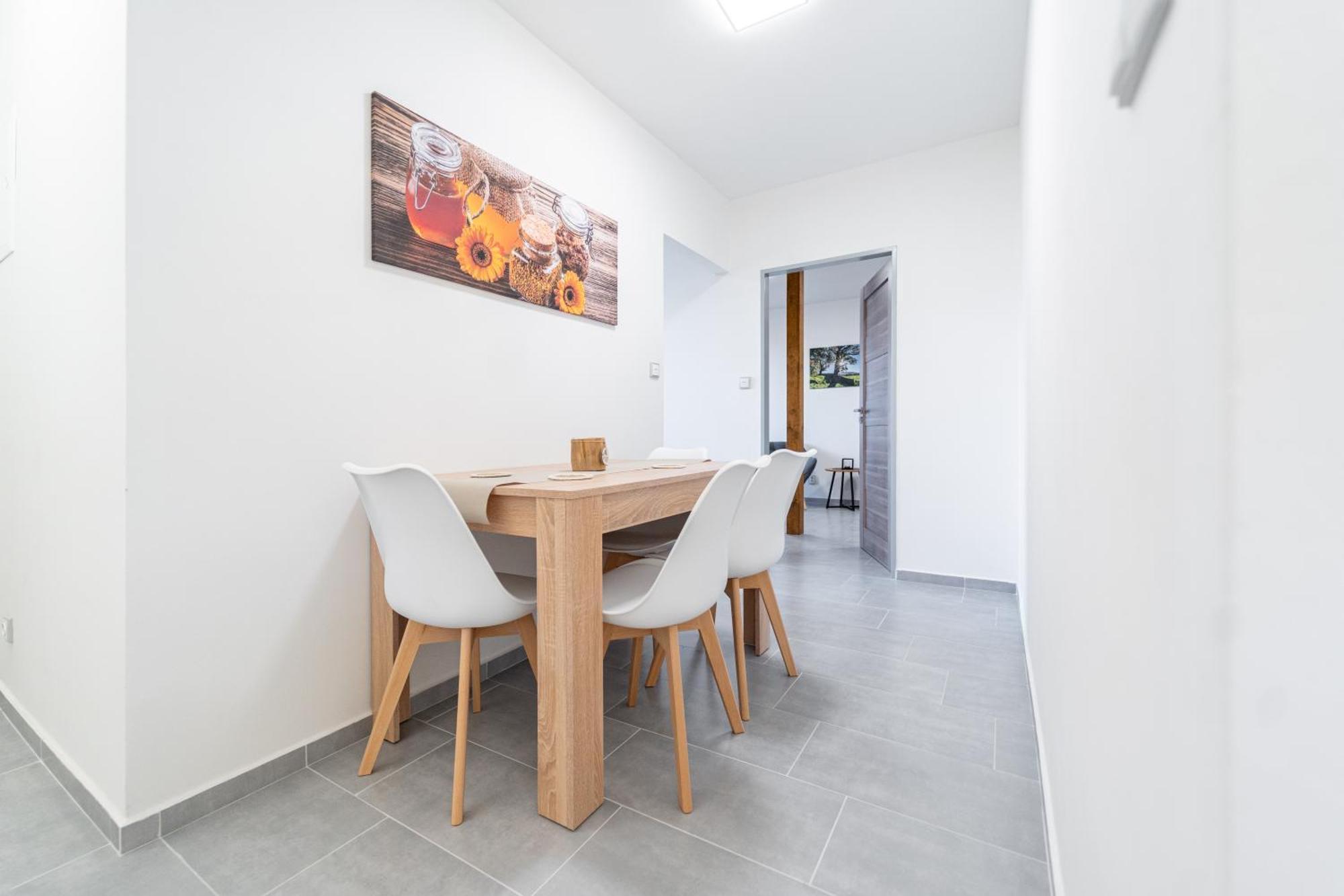 Apartmany Tera Miletin Luaran gambar